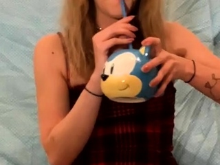Amateur Webcam Teen Flashes Masturbates