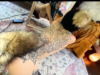 Big ass fetish ho toys her aching big ass hard