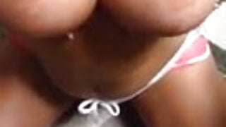 AMATEUR HUGE TITTY ITALIA SHOWS OFF 40 G CUP JUGGS