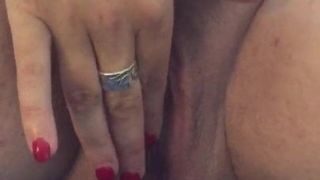Dutch bibrave rubs her wet and juicy pink